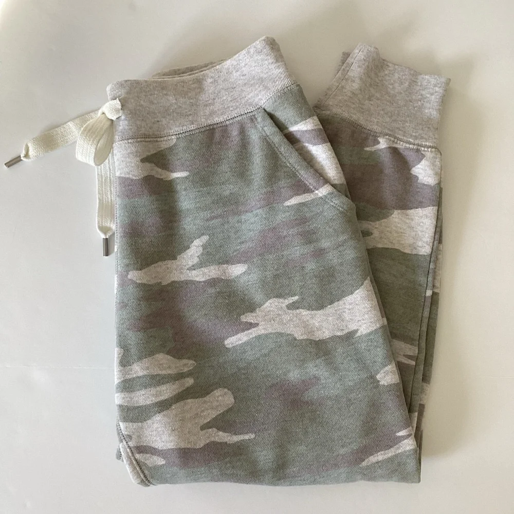 aerie Camo Joggers Sweats Size Medium - Picture 10 of 10